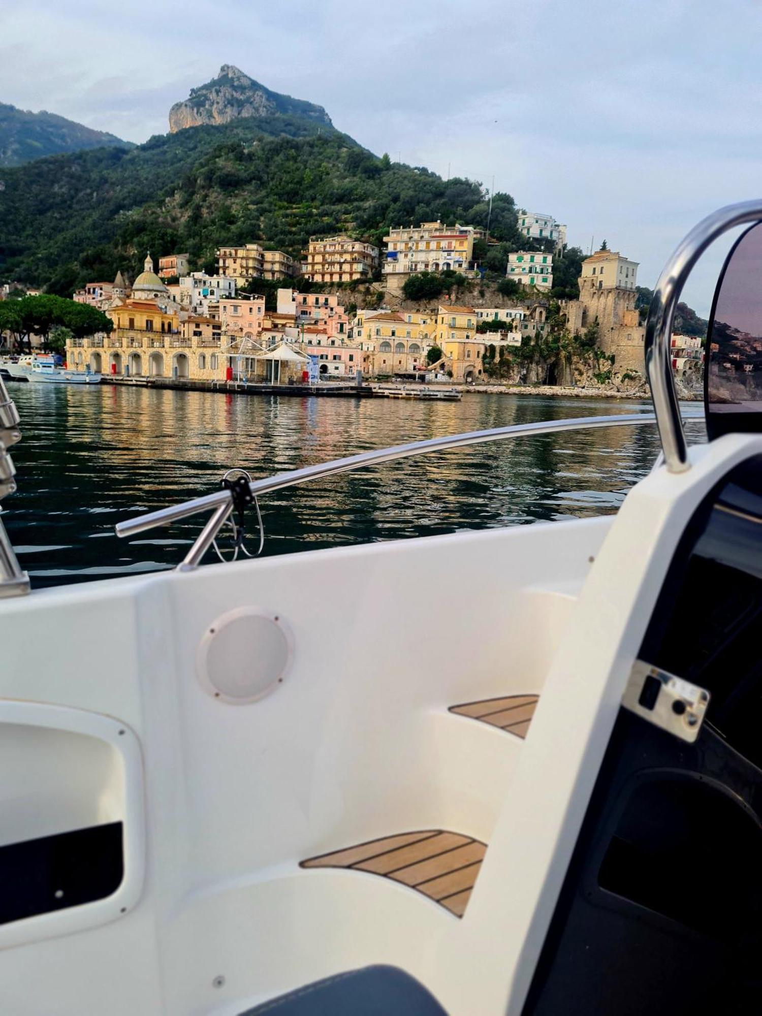 Domus Salerno Apartment ภายนอก รูปภาพ