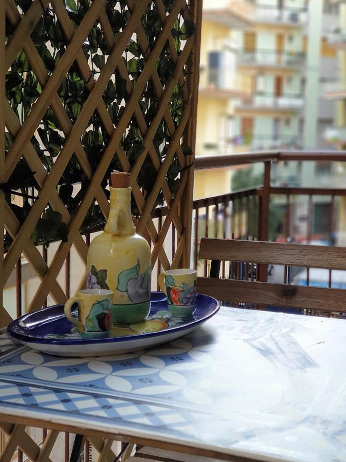 Domus Salerno Apartment ภายนอก รูปภาพ