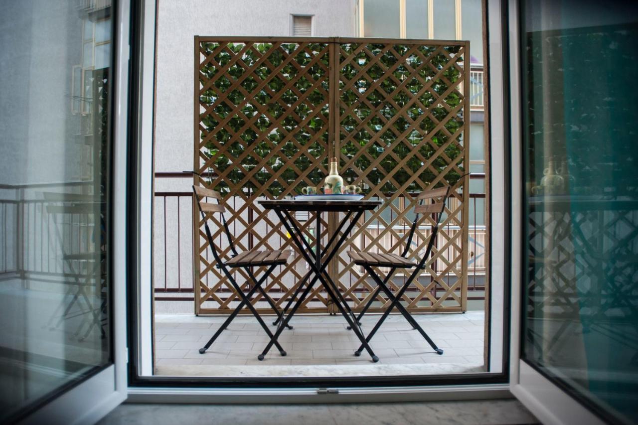 Domus Salerno Apartment ภายนอก รูปภาพ