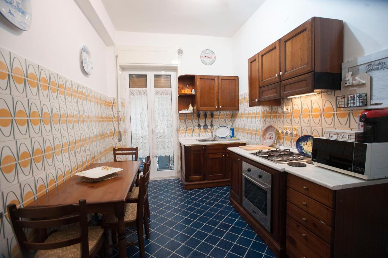 Domus Salerno Apartment ภายนอก รูปภาพ